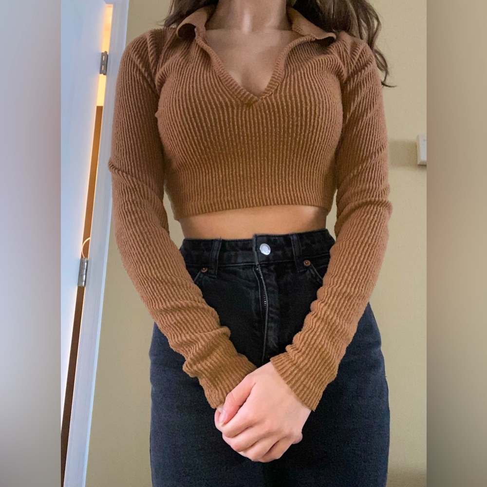 Light caramel brown long sleeve crop top with collar